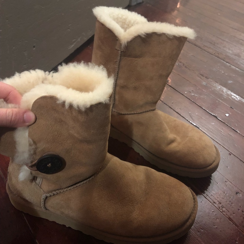 Women’s Ugg boots size 9